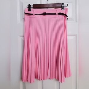 Small pleaded skirt